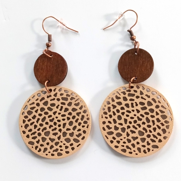 Jewelry - NWOT Elegant Brown and Tan Wood Dangle Earrings, Faux Gold Hooks Costume Jewelry